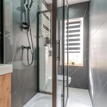 Strzelecka Comfort Living By Bookinghost Apartman *